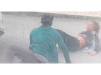 Çiftin sokak ortasındaki kavgası cep telefonu ile kaydedildi