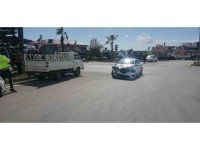 Antalya’da otomobil ile kamyonet çarpıştı: 1 yaralı