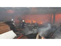 Mersin’de mobilya atölyesi yangını kontrol altına alındı