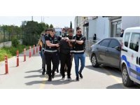 Silah kaçakçılığında kızını da kullanan babaya operasyon: 30 adet tabanca ele geçirildi