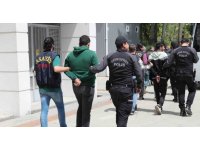 Sosyal medyada yüksek kazanç vaadiyle 2 milyon lira dolandıran şüpheliler yakalandı