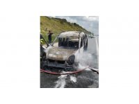 Hafif ticari araç alev alev yandı