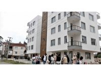 “2 ayda teslim edilecek” sözü ile adlıkları evlerini sadece dışarıdan izleyebiliyorlar