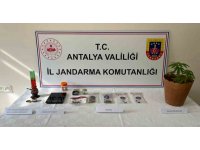 Antalya’da turizm bölgelerindeki uyuşturucu ticaretine operasyon: 16 gözaltı