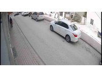 Ara yoldan kontrolsüz çıkan bisikletliye motosiklet çarptı: 1 yaralı