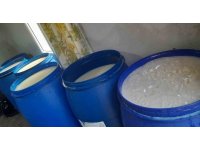 Banyo ve tuvalette üretilen 3 bin 390 litre sahte içki ele geçirildi