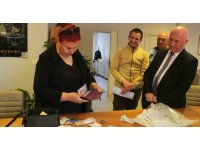 Altın ve paralarını otobüste unuttuğunu belediyeden gelen telefonla öğrendi