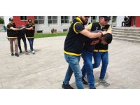 AK Parti Sözcüsü Çelik’in seçim bürosuna sığınan şahsı yaralayan iki kişi yakalandı