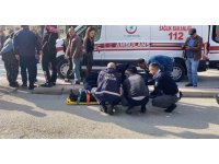 Burdur’da motosiklet yayaya çarptı: 2 yaralı