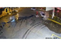 Polisin ‘dur’ ihtarına uymadı, kaçarken refüje çarptı