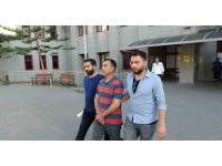 1 kişiyi öldürüp, karısını silahla yaralayan katil zanlısı tutuklandı