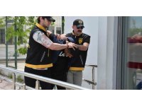 Husumetliler çatıştı, olayla alakası olmayan koca öldü, karısı yaralandı: 4 tutuklama