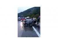 Isparta-Antalya karayolunda zincirleme kaza: 1 ölü, 4 yaralı