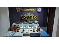 Deprem bölgesinde evleri soyan şüpheli yakalandı