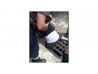 Ayağı mazgala sıkışan çocuğu itfaiye kurtardı