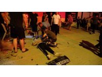 Otomobil market duvarına daldı: 5 yaralı