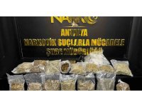 Antalya’da 8,5 kilogram esrar, 20 gram kokain maddesi ele geçirildi