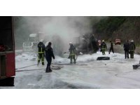 Freni boşalan kimyasal yüklü tır alev alev yandı, faciadan dönüldü