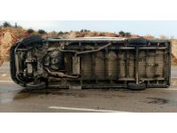 Mersin’de minibüs devrildi: 7 yaralı