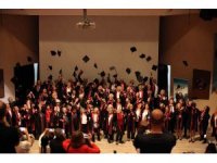 Tazelenme Üniversitesi’nden 82 öğrenci mezun oldu