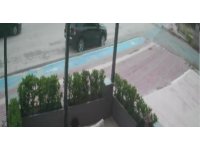 Kaldırıma çarpıp devrilen araçtan burnu bile kanamadan çıktı