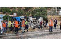 İşçileri taşıyan servis devrildi: 8 yaralı