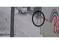 Mersin’de iki ayrı kaza güvenlik kamerasına yansıdı