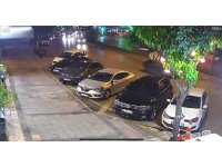 Yolun karşısına koşan gence otomobil çarptı, o anlar kameraya yansıdı
