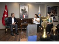 Mersin Büyükşehir Belediyesinin Robotıcs takımı ödülle döndü