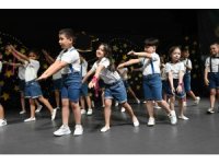 Miniklerden yılsonu mezuniyet gösterisi