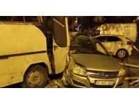 Hatay’da işçi servisi ile otomobil çarpıştı: 1 ölü, 25 yaralı