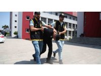 Taktıkları kaskın izini süren polis, gasp şüphelilerini yakaladı