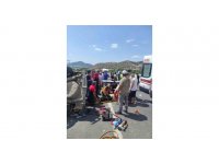 Otomobilin şarampole yuvarlandığı kazada yaralananlardan biri hayatını kaybetti