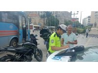 Polis, klima yerine kapı açarak yolcu taşıyan dolmuşlara cezai işlem uyguladı