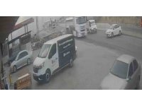 Park halindeki otomobilin kendiliğinden hareket ettiği o anlar kamerada