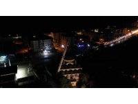 Birini fırtına yıktı, diğeri kontrollü yıkıldı