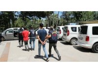 Mersin’de araç kundaklayan 4 şüpheli yakalandı