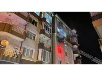 Isparta’da gece saatlerinde çıkan ev yangını korkuttu