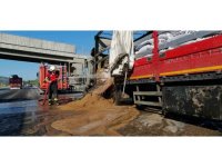 Mersin’de yem yüklü tır yandı