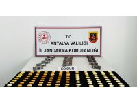 ’Kırılacak’ uyarısı bulunan koliden 10.2 kilogram kokain çıktı