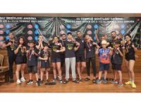 Nildeniz, Kadınlar Kafes Dövüşü’nde Türkiye şampiyonu oldu