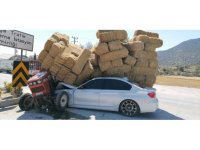 Burdur’da traktör ile otomobil çarpıştı: 3 yaralı