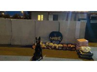 Biber salçalı ve zeytinyağlı 27 kilo esrar ele geçirildi