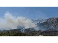 Turizm merkezi Kemer’deki yangın 17 saattir devam ediyor