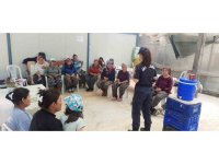 Burdur’da jandarma ekipleri vatandaşlara suçla mücadele eğitimi verdi