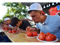 Elmalı’da domates festivali renkli görüntülere sahne oldu