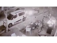 Pastanede dehşet anları: Kovaladığı kişiyi tabancayla vurarak yaraladı