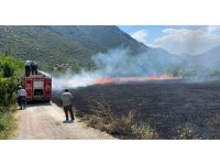 Burdur’da aynı anda iki farklı yerde arazi yangını çıktı