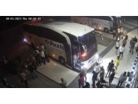 Muavin tartıştığı yolculara plastik çekiçle saldırdı