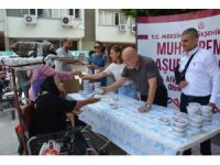 Mersin’de 13 ilçede aşure ikram edildi